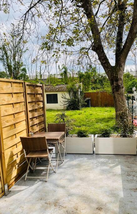 Le Belloc- Suberbe Appartement T1 Bis - Au Calme - Terrasse - Vue Jardin Agen Zewnętrze zdjęcie